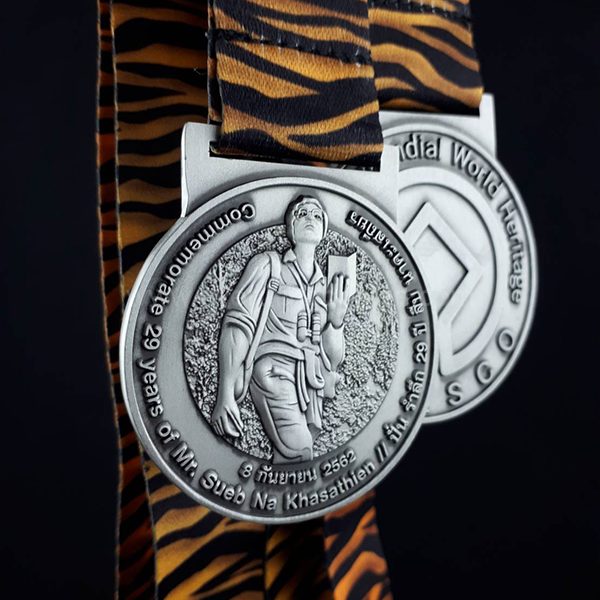 เหรียญรางวัลโลหะผลิตบล็อคเหล็ก งานปั้มโลหะ ผลิตงานฉีดโลหะ ปั้มเหรียญรางวัล งานฉีดเหรียญรางวัล ปั้มเข็มกลัดโลหะและงานโลหะของที่ระลึกอื่นๆ